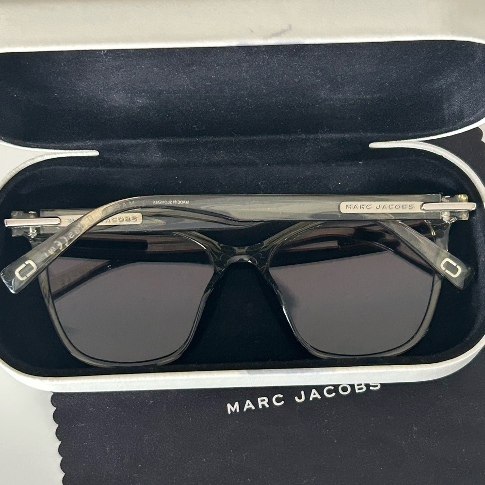 Marc Jacobs Black Sunglasses - Picture 2 of 10